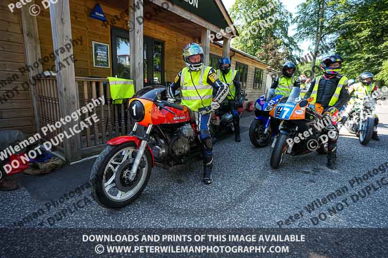 cadwell park;cadwell park photographs;cadwell trackday photographs;enduro digital images;event digital images;eventdigitalimages;peter wileman photography;racing digital images;trackday digital images;trackday photos